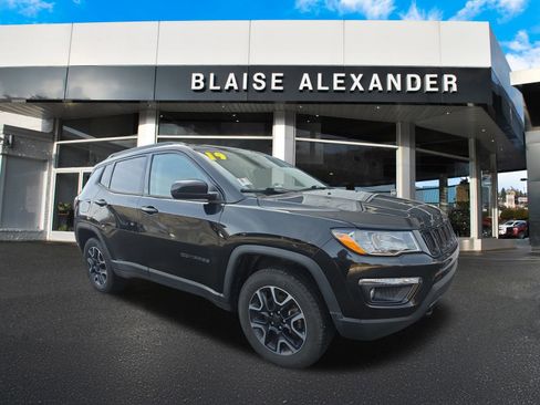 Used 2019 Jeep Compass Sport image 1
