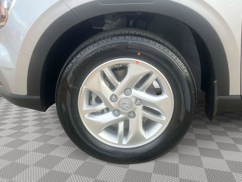 Used 2026 Hyundai Venue SE FWD image 9