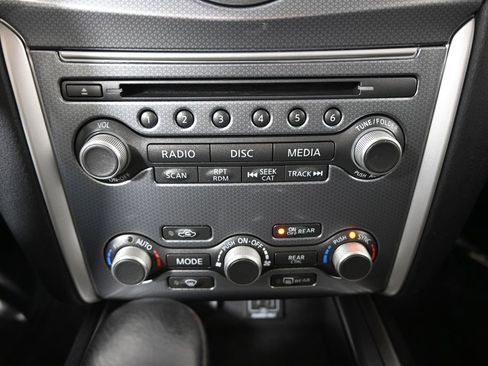 Used 2020 Nissan Pathfinder SL image 32