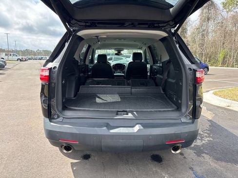 Used 2020 Chevrolet Traverse RS w/ LPO, Floor Liner Package image 9