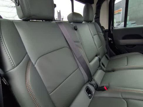 New 2026 Jeep Gladiator Mojave image 21