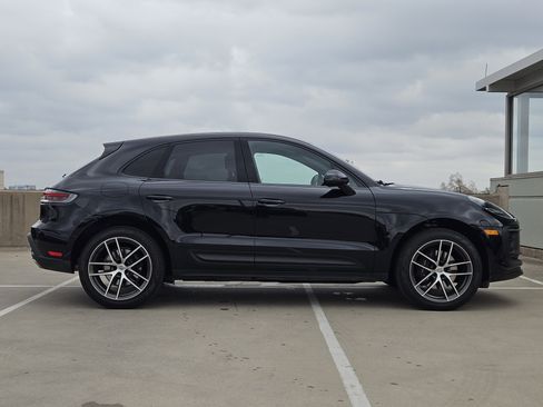 Certified 2025 Porsche Macan image 9