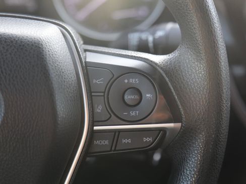 Used 2021 Toyota Camry LE image 13