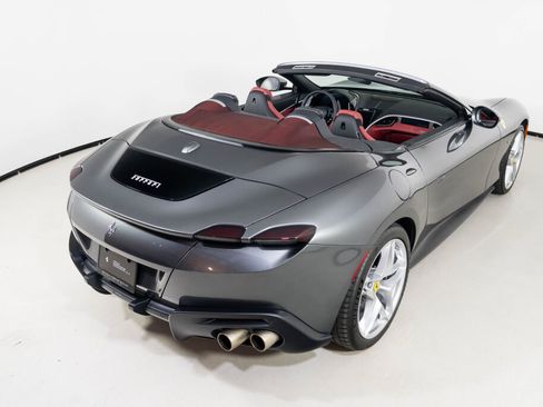 Used 2025 Ferrari Roma Spider image 18