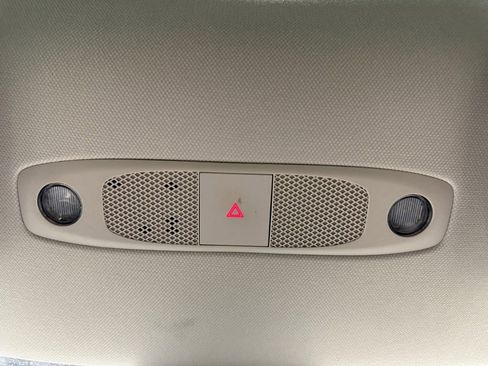 Used 2022 Tesla Model Y Long Range image 32