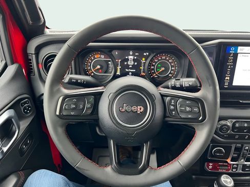 Used 2024 Jeep Wrangler Unlimited Rubicon AWD/4WD image 25