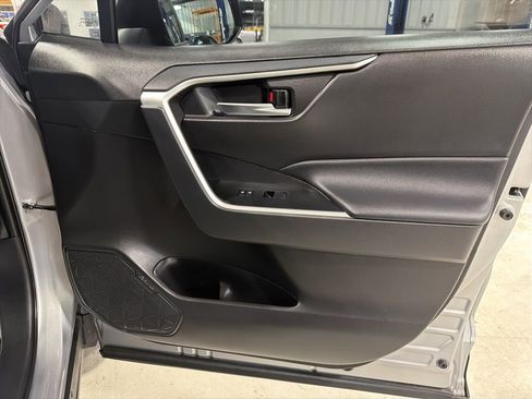 Used 2021 Toyota RAV4 XLE w/ Convenience Package image 36