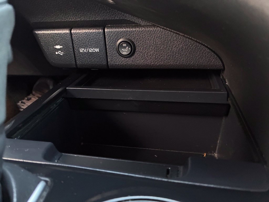 Used 2019 Toyota Camry SE FWD image 36