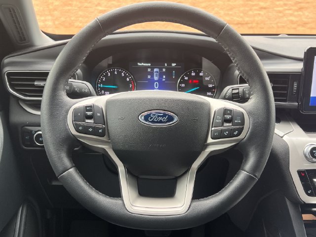 Used 2024 Ford Explorer XLT w/ Equipment Group 202A AWD/4WD image 24