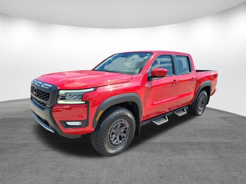Used 2025 Nissan Frontier PRO-4X AWD/4WD image 3