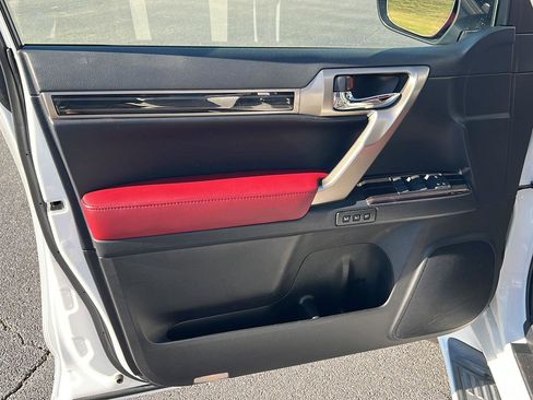 Used 2021 Lexus GX 460 Premium w/ Premium Package image 17