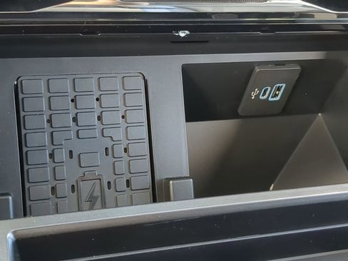 New 2026 Ford F250 Lariat w/ Black Appearance Package image 56