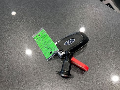 Used 2021 Ford Expedition XLT image 14