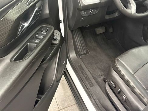 Used 2021 GMC Terrain SLT w/ Infotainment Package II FWD image 13
