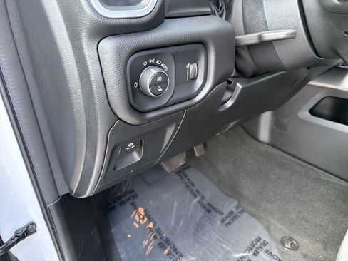 Used 2023 RAM 1500 Big Horn AWD/4WD image 32