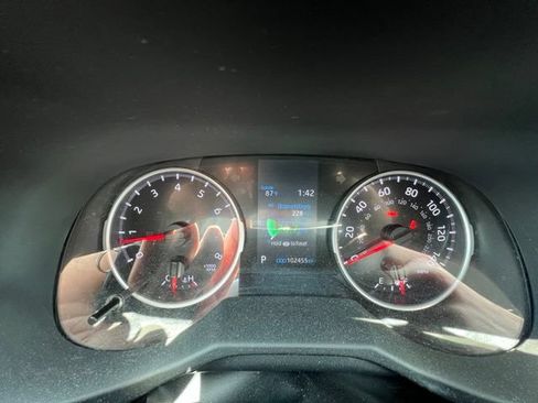 Used 2021 Toyota RAV4 XLE w/ Convenience Package AWD/4WD image 9