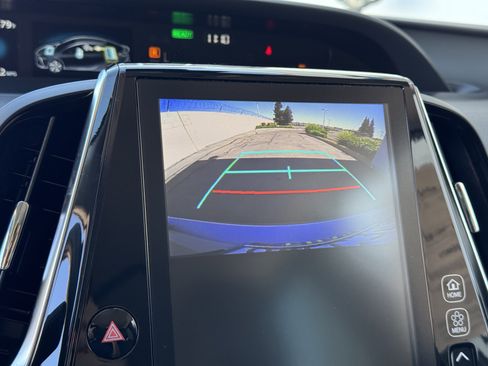 Used 2021 Toyota Prius Prime XLE image 24