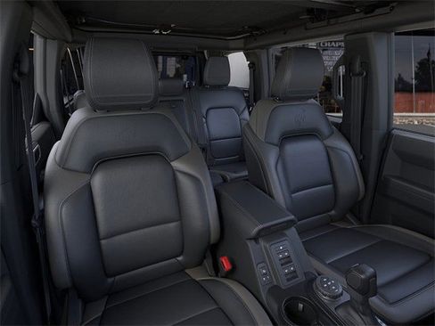 New 2025 Ford Bronco Outer Banks w/ Sasquatch Package image 35