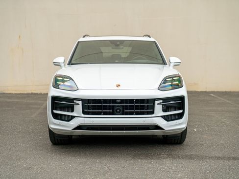 New 2025 Porsche Cayenne GTS image 6