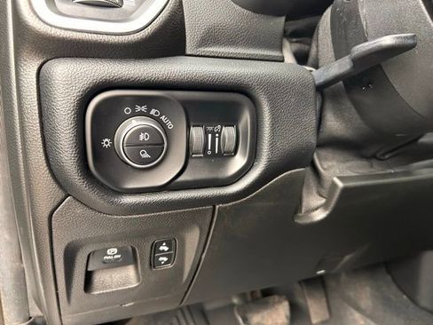 Used 2019 RAM 1500 Laramie image 30