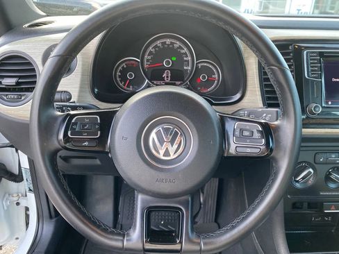 Used 2018 Volkswagen Beetle 2.0T Coast image 13