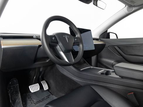 Used 2022 Tesla Model Y Performance image 14