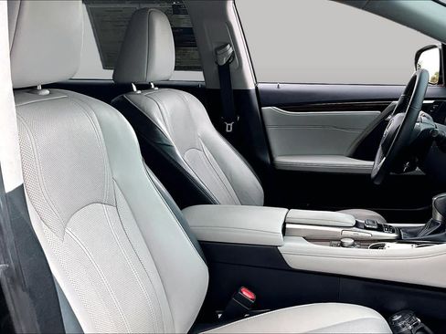 Used 2019 Lexus RX 350 AWD w/ Navigation Package image 9