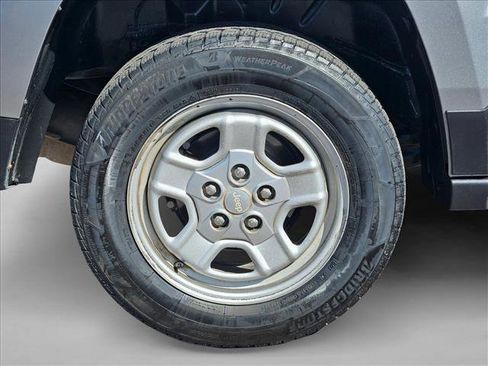 Used 2015 Jeep Patriot Sport w/ Power Value Group AWD/4WD image 28