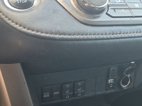 Used 2013 Toyota RAV4 Limited FWD image 9