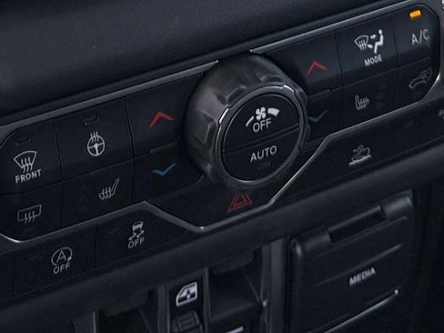 New 2026 Jeep Gladiator Mojave image 36