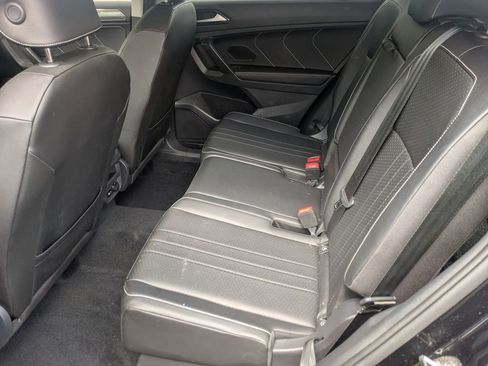 Used 2022 Volkswagen Tiguan SE AWD/4WD image 22