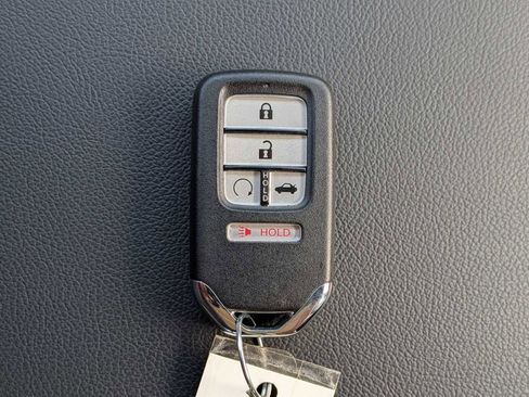 Used 2021 Honda Accord Touring image 34