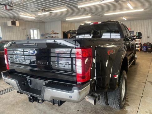 Used 2022 Ford F350 XLT w/ XLT Premium Package image 5
