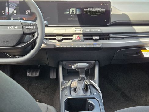 New 2026 Kia K4 LXS FWD image 16