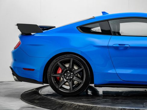 Used 2022 Ford Mustang Shelby GT500 w/ Carbon Fiber Track Pack RWD image 26