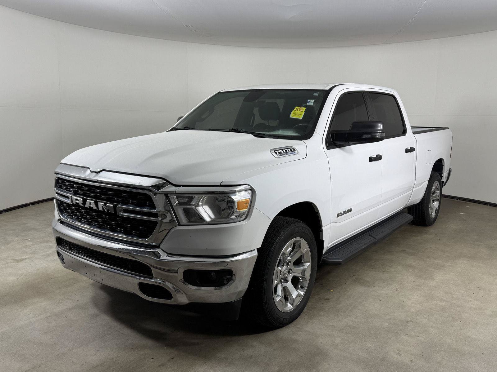 Used 2023 RAM 1500 Big Horn AWD/4WD image 3