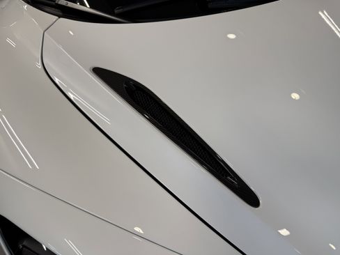 Used 2021 McLaren 720S Spider image 9