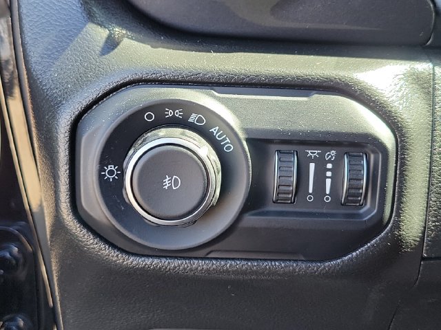 Used 2022 Jeep Wrangler Unlimited Sport AWD/4WD image 19