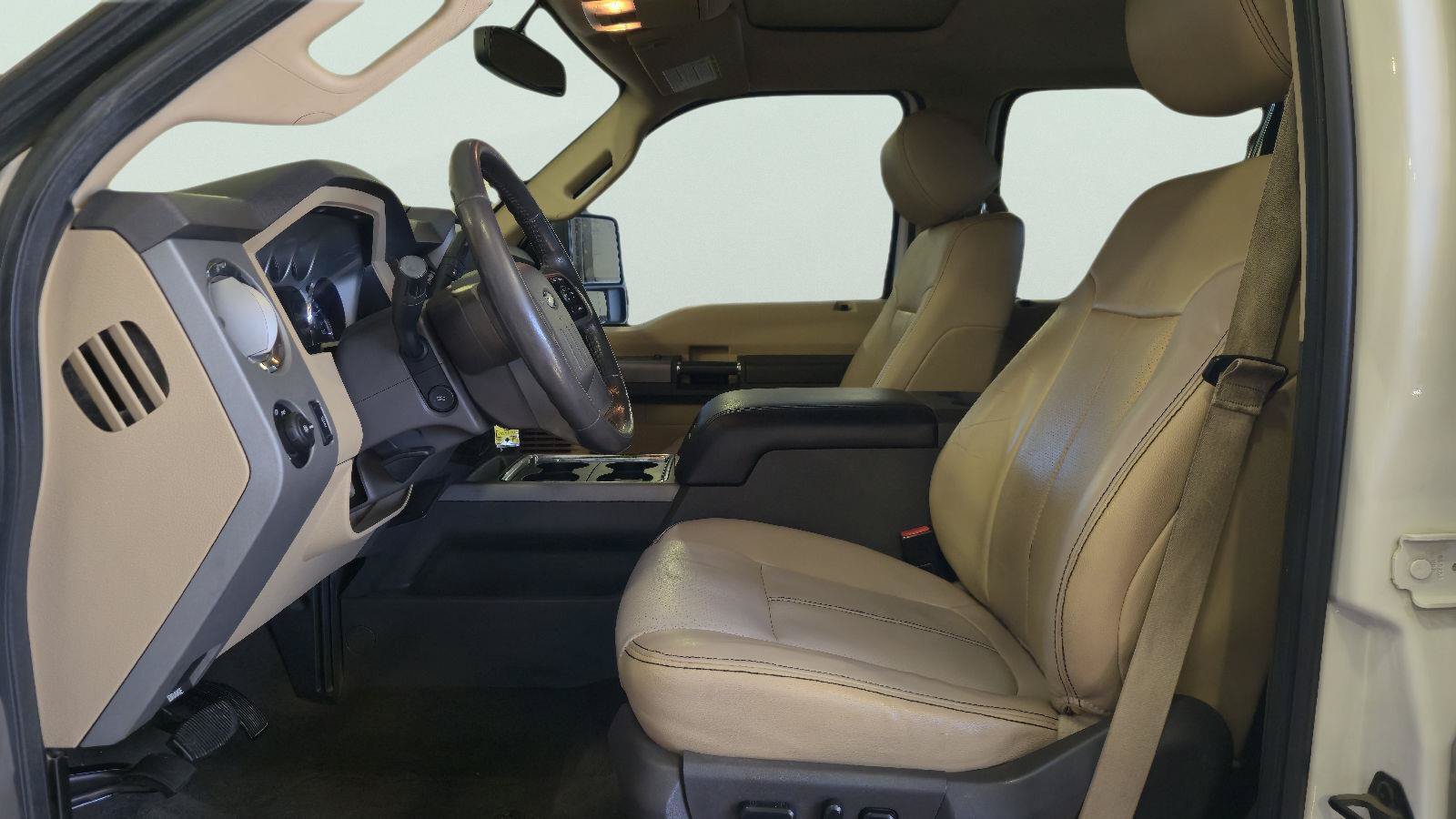 Used 2016 Ford F250 Lariat w/ Lariat Ultimate Package AWD/4WD image 13