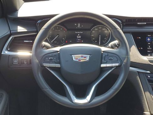 Certified 2025 Cadillac XT6 Luxury AWD/4WD image 23