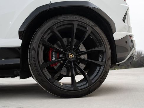 Used 2019 Lamborghini Urus image 14