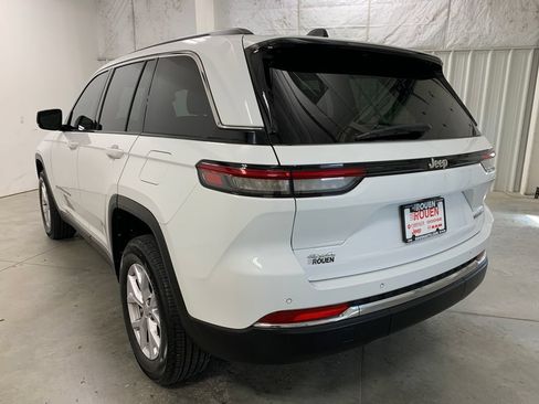 Used 2022 Jeep Grand Cherokee Limited AWD/4WD image 6