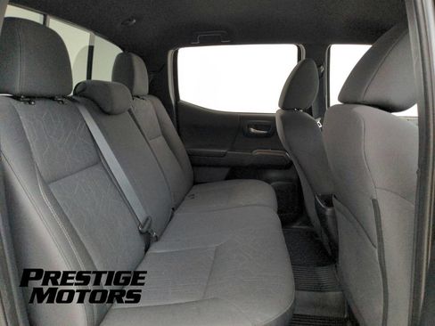 Used 2018 Toyota Tacoma TRD Off-Road w/ Technology Package AWD/4WD image 27