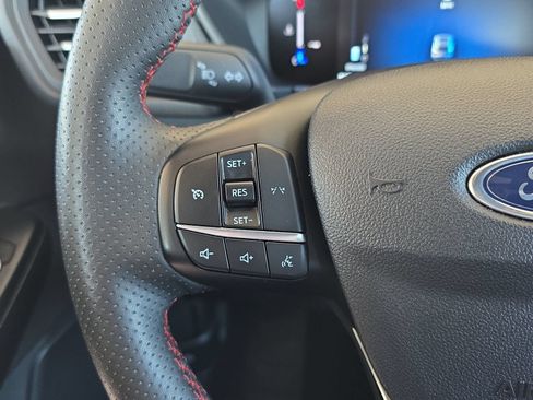 Used 2025 Ford Escape ST-Line Select AWD/4WD image 19