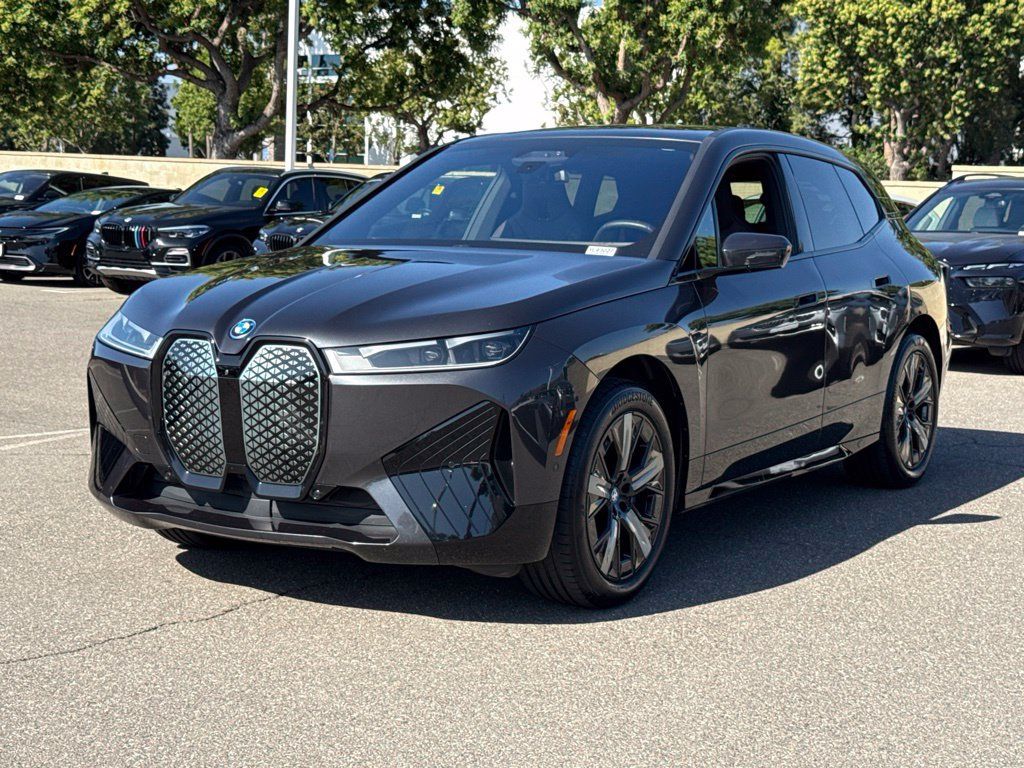 Used 2024 BMW iX xDrive50 w/ Sport Package AWD/4WD image 2