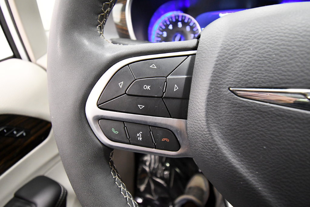 Used 2024 Chrysler Pacifica Limited FWD image 22