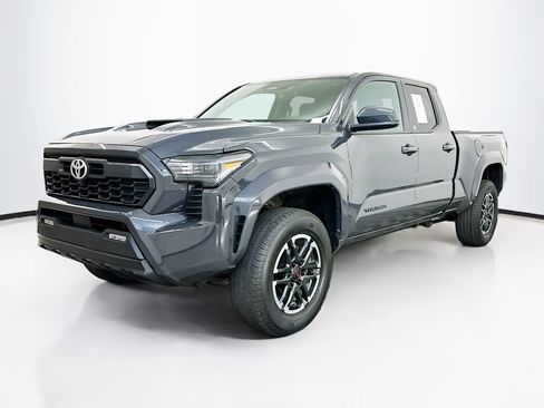 Used 2024 Toyota Tacoma TRD Sport image 3