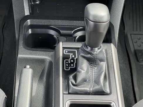 Used 2023 Toyota Tacoma TRD Off-Road w/ Technology Package AWD/4WD image 6