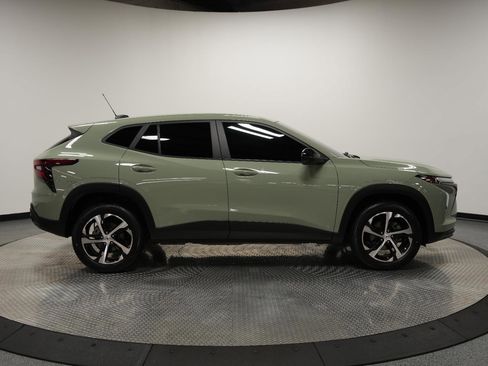 Used 2024 Chevrolet Trax RS w/ Driver Confidence Package image 8