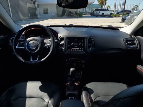 Used 2018 Jeep Compass Trailhawk w/ Leather Interior Group AWD/4WD image 21